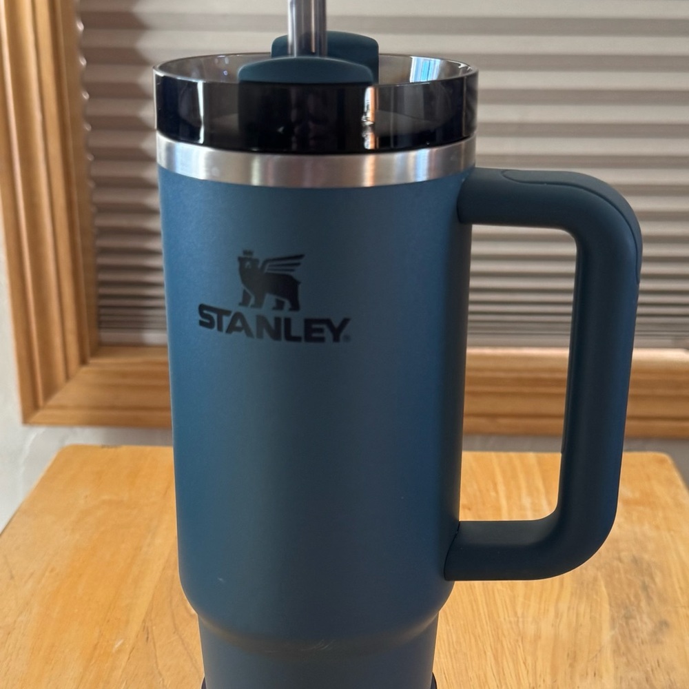 Stanley Travel Tumbler — Blue Spruce with Clear Lid